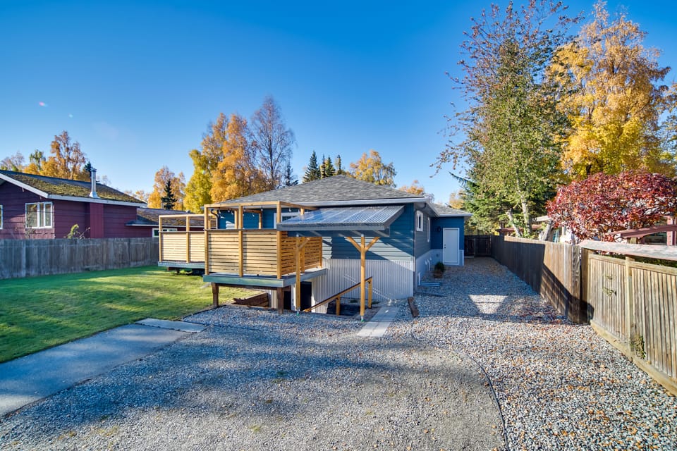 Alluring Anchorage Apt - Walk to Coastal Trl! Apartment in Anchorage