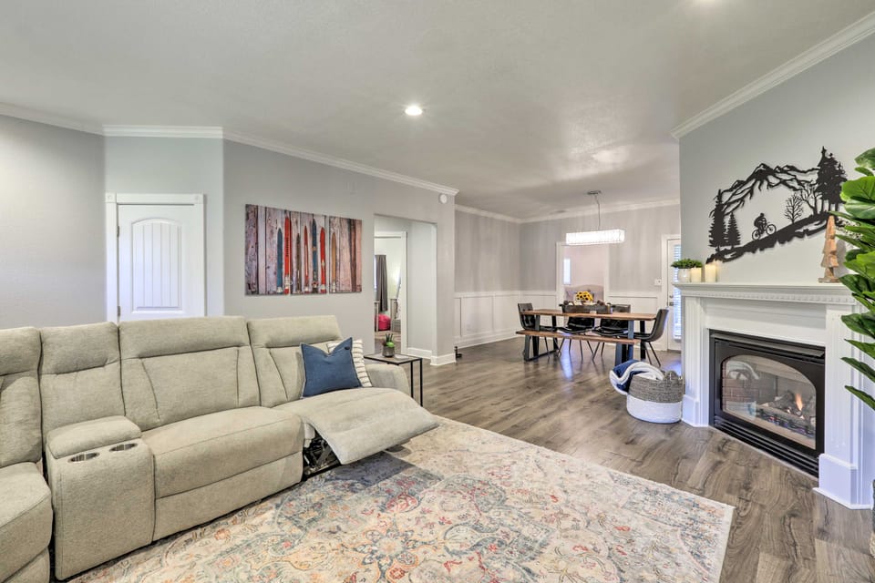 Pet-Friendly Flagstaff Escape w/ Fenced-In Yard! House in Flagstaff