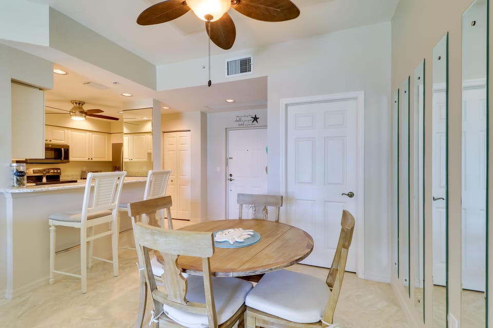 Waterfront Punta Gorda Condo w/ Pool Access! Apartment in Burnt Store Marina