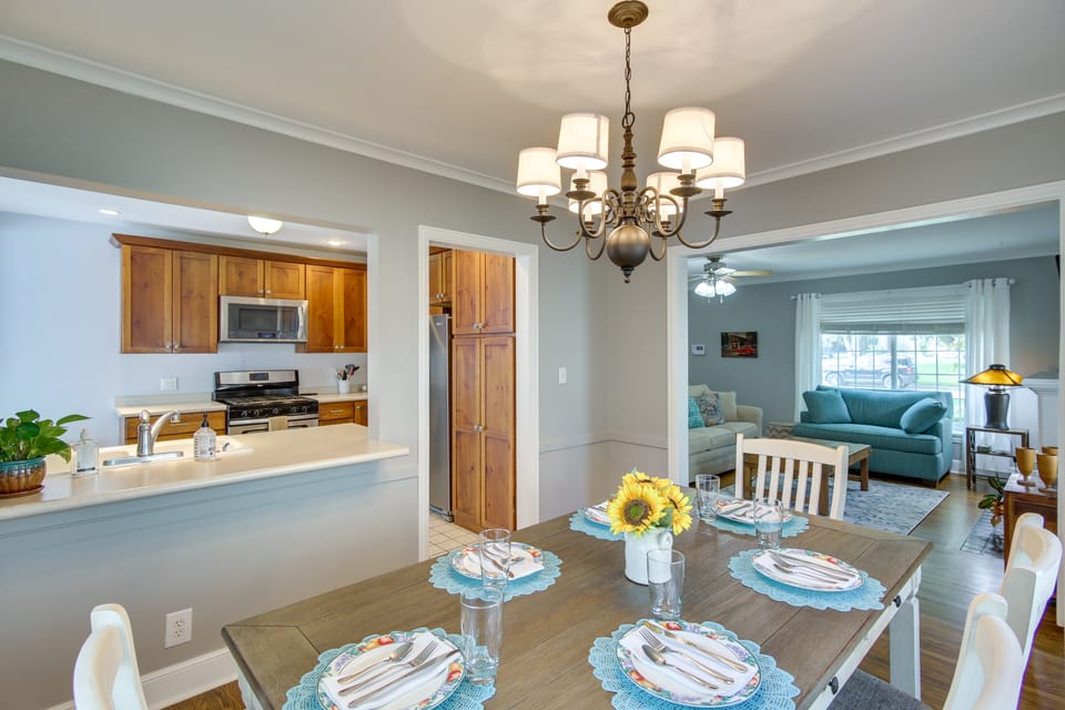 Walk to Expo Square! Tulsa Home w/ Deck & Yard Cottage in Tulsa