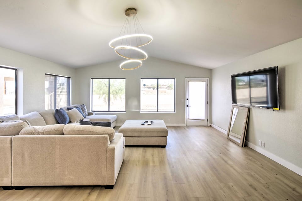 Modern Lake Havasu Retreat: Lake & Mountain Views! House in Lake Havasu City