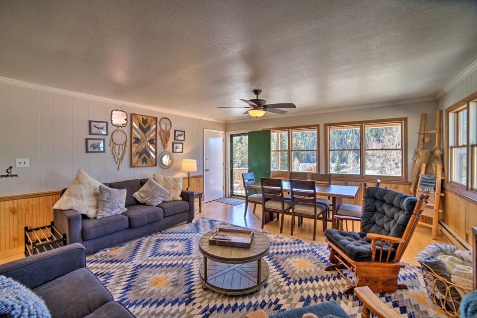 Walkable Location! Mtn-View Condo in Red River Apartment in Red River