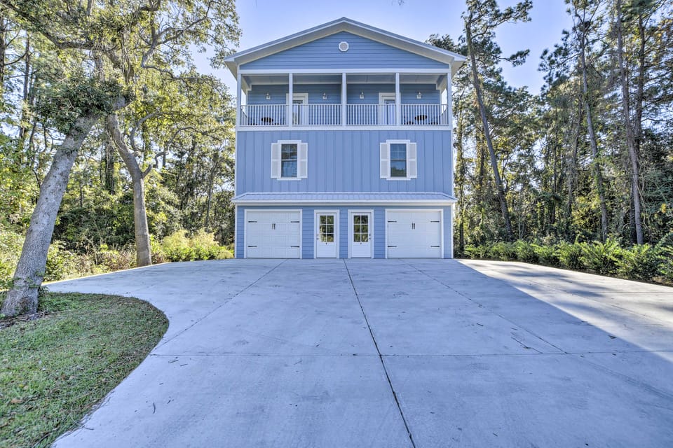 Modern Escape in the Heart of Murrells Inlet House in Murrells Inlet