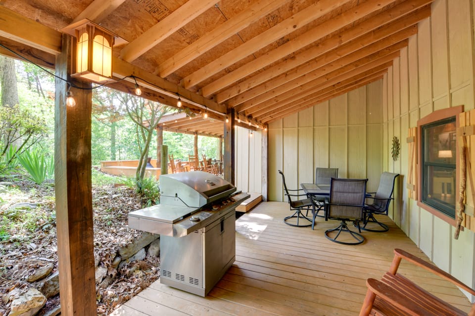 Fire Pit + Yard Games: Cosby Cabin Hideaway! House in Tennessee