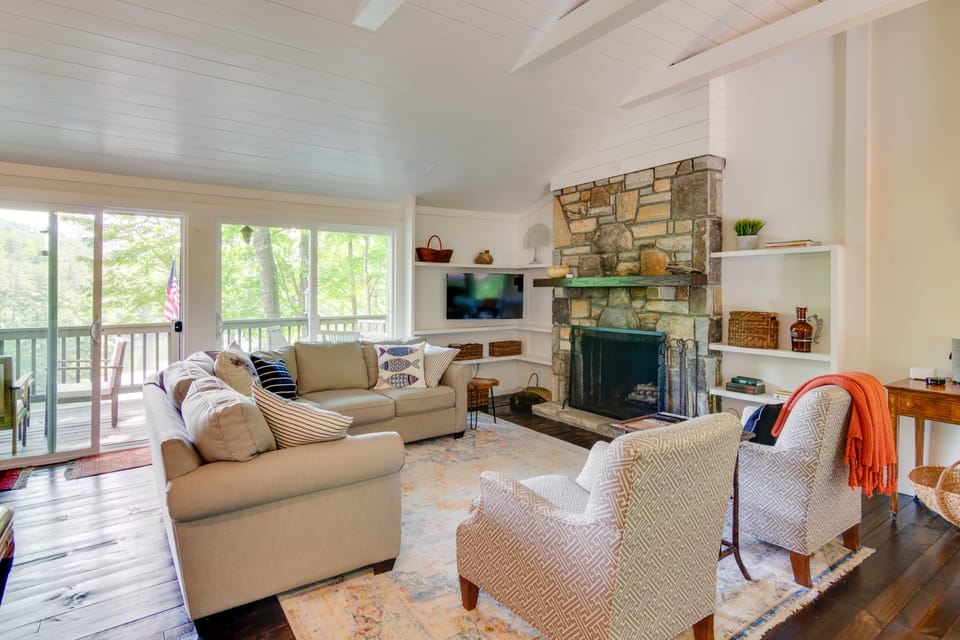 High-End Sapphire Retreat on Fairfield Lake! Apartment in Tennessee