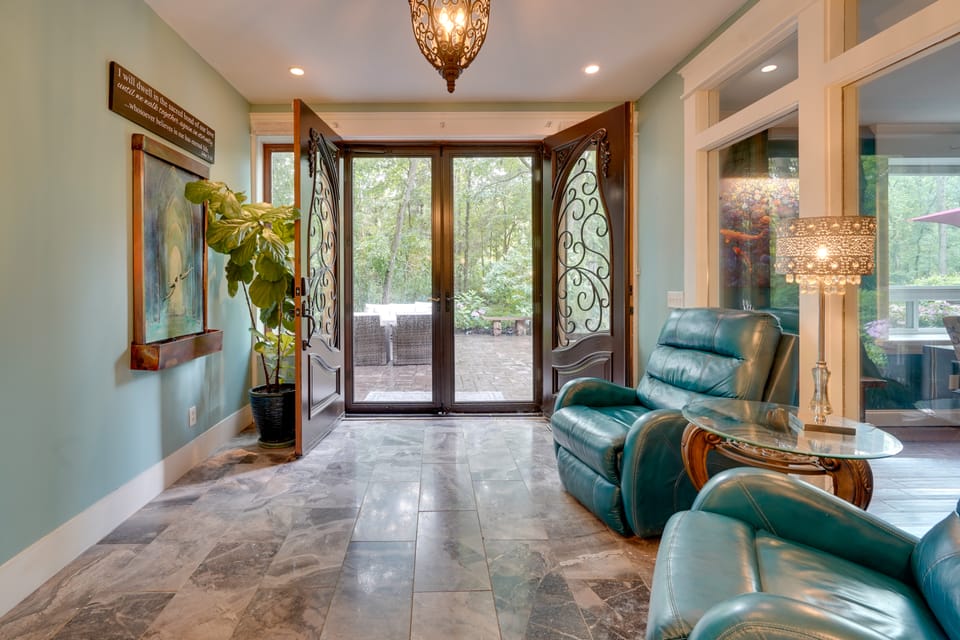 Family Home: Swim Spa, Patios, Grill + Fire Pit House in Ohio