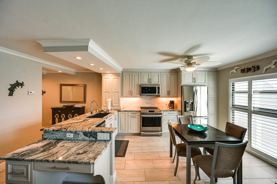 Coastal Marco Island Condo w/ Club Amenities! Apartment in Marco Island