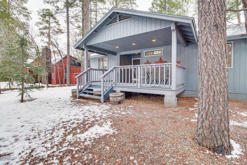 Near Hiking & Golfing: Pinetop Home w/ Deck! House in Arizona