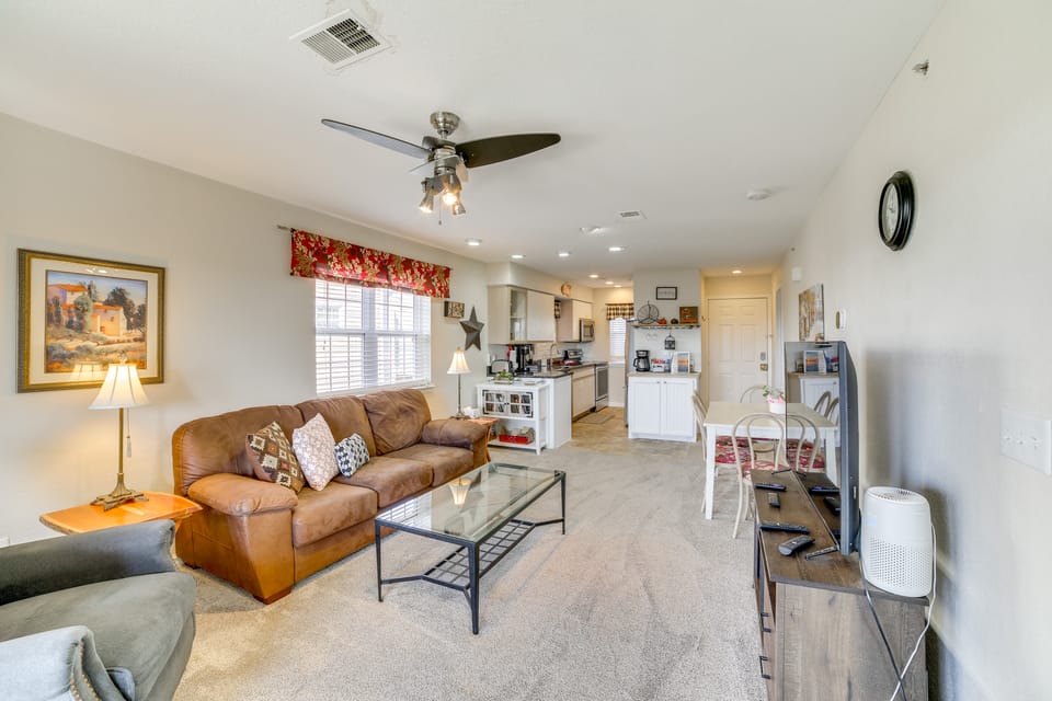 3 Mi to Branson Landing: Condo w/ Pool Access Apartment in Ozark Mountains