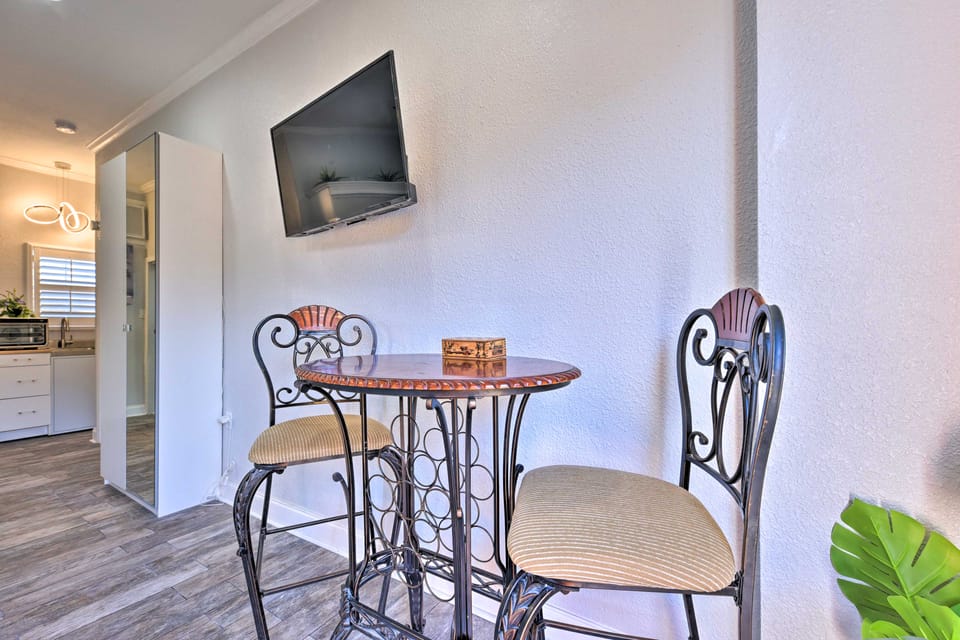 4 Mi to JAX! Quiet, Pet-Friendly Northside Studio Apartment in Jacksonville