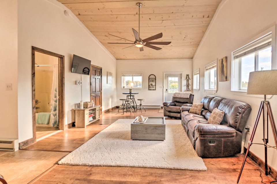Equestrian Escape! Quiet Farm Stay Near Gettysburg House in Maryland