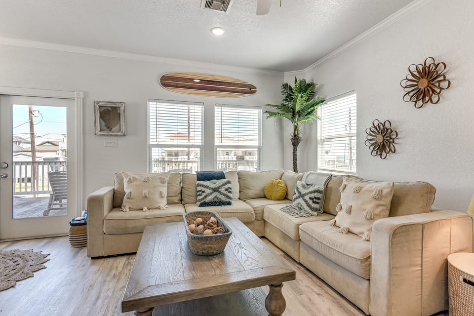 1 Min Walk to Beach: A Surfside Beach Favorite! House in Surfside Beach