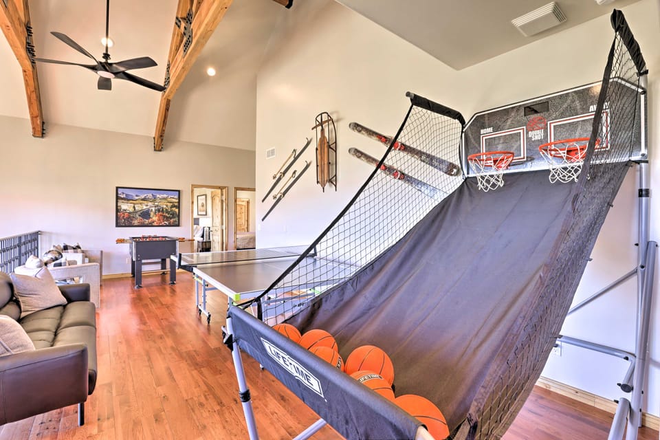 6 Mi to Keystone Ski! Mtn-View Cabin w/ Game Room House in Silverthorne