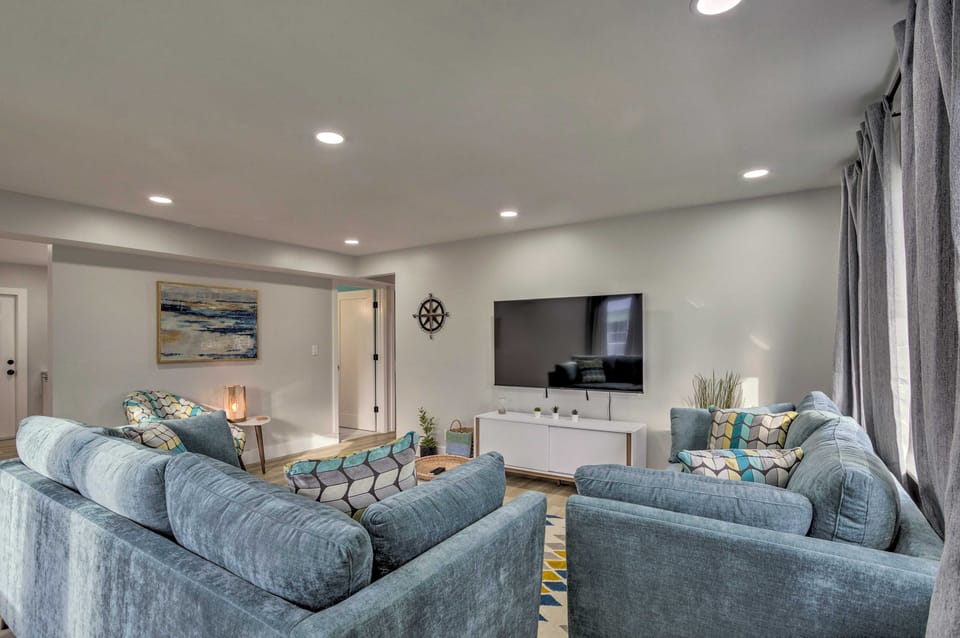 Cozy West Palm Beach Condo: 1 Block to Shore! Apartment in Riviera Beach