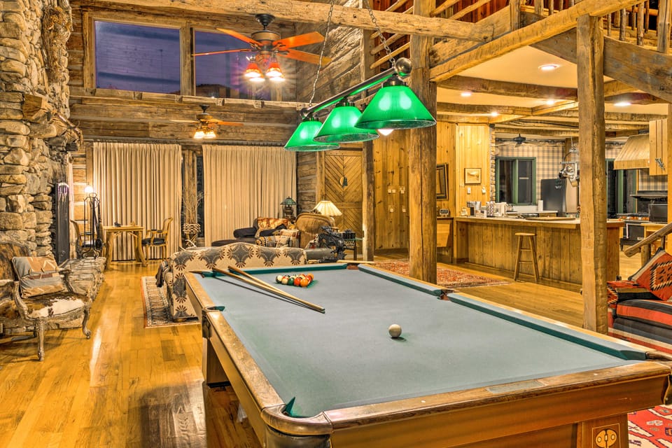 River Access, Mtn Views! All-Season Cullowhee Base Villa in Tennessee