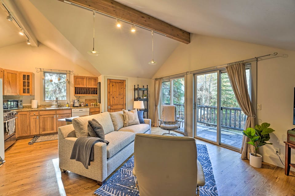 Ketchum Couple's Retreat: 1 Mi to Sun Valley! Cottage in Ketchum