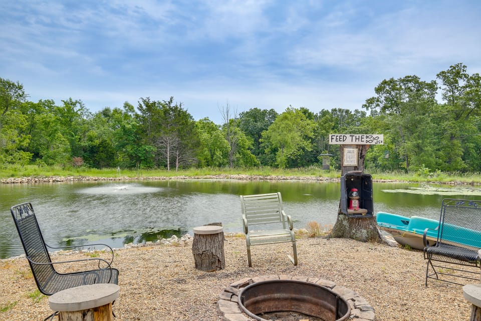 Haven in the Woods w/ 150 Acres, 2 Ponds House in Kentucky