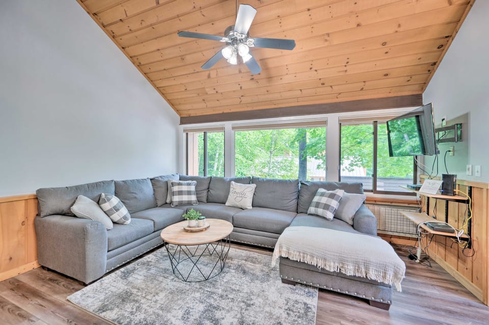 Village of Loon Condo in Lincoln w/ Pool Access Apartment in Lincoln