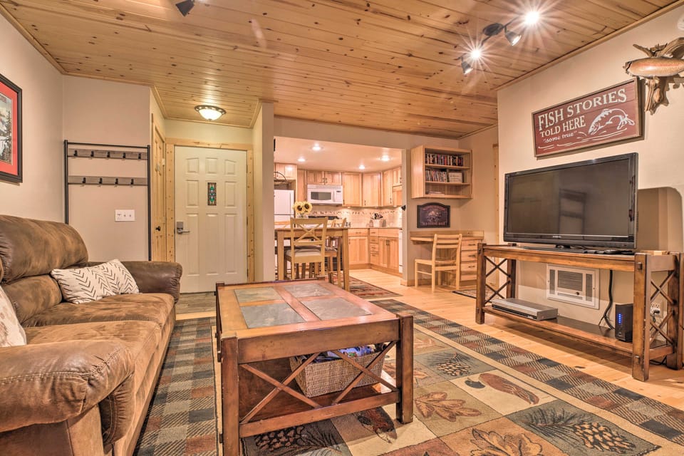 Cozy Family Condo in Mammoth Lakes w/ Balcony Apartment in Mammoth Lakes