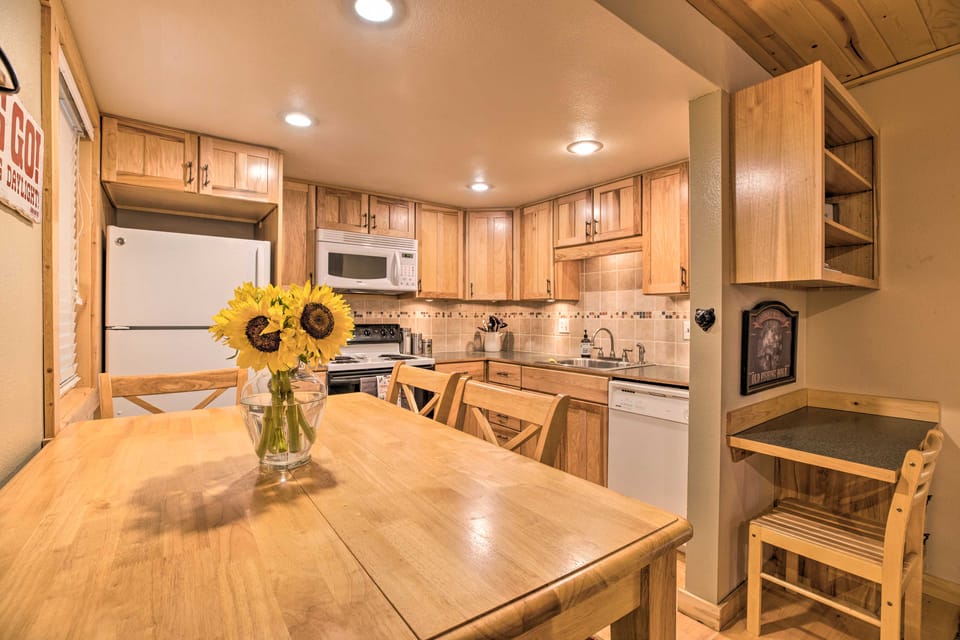 Cozy Family Condo in Mammoth Lakes w/ Balcony Apartment in Mammoth Lakes