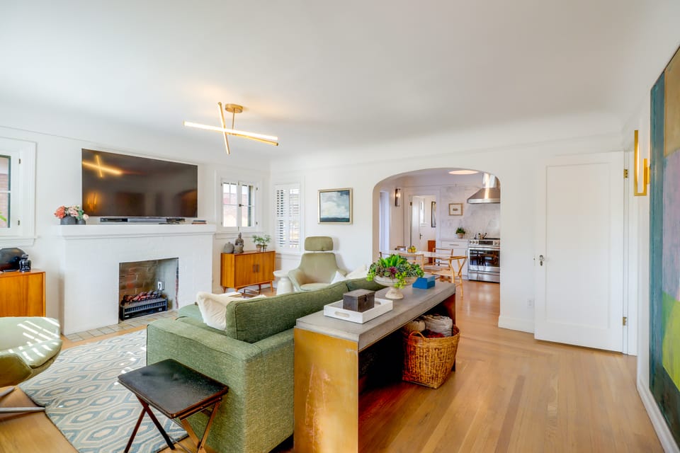 Charming Midtown Brick Home: Walk to Truckee River House in Reno