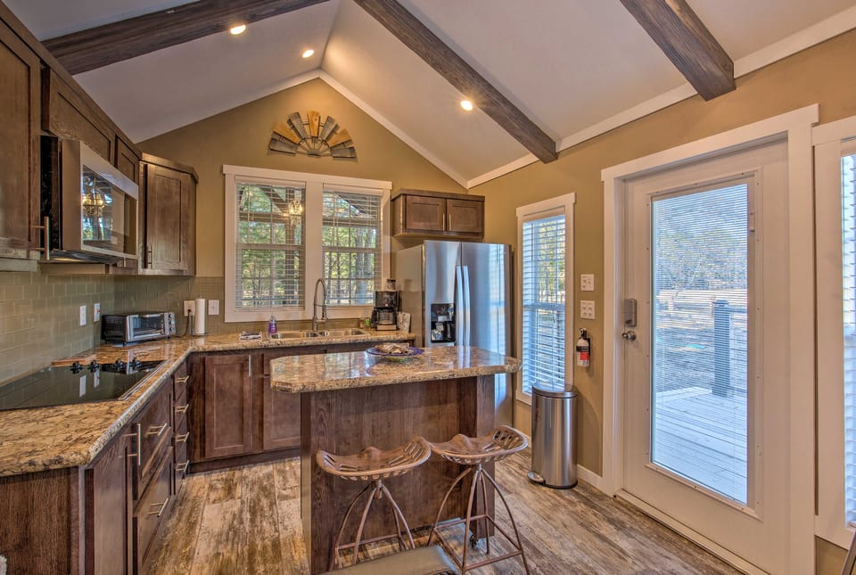 'Little Lucky Star' w/ Pond, Boat & Pasture View! House in Texas