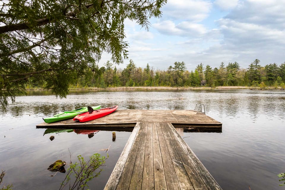 Near Winter Sports: Rapid City Group Retreat House in Michigan