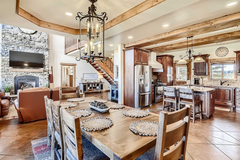 Idyllic Florissant Cabin w/ Patio & Hot Tub! House in Colorado