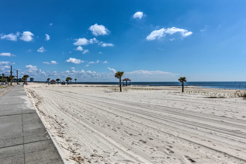 Charming Gulfport Escape: Half-Mile to Beach! House in Gulfport