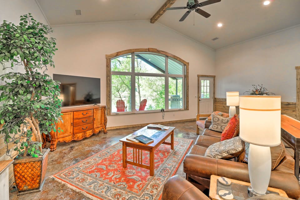 Riverfront 'Heaven on the White' w/ Covered Patio! House in Arkansas