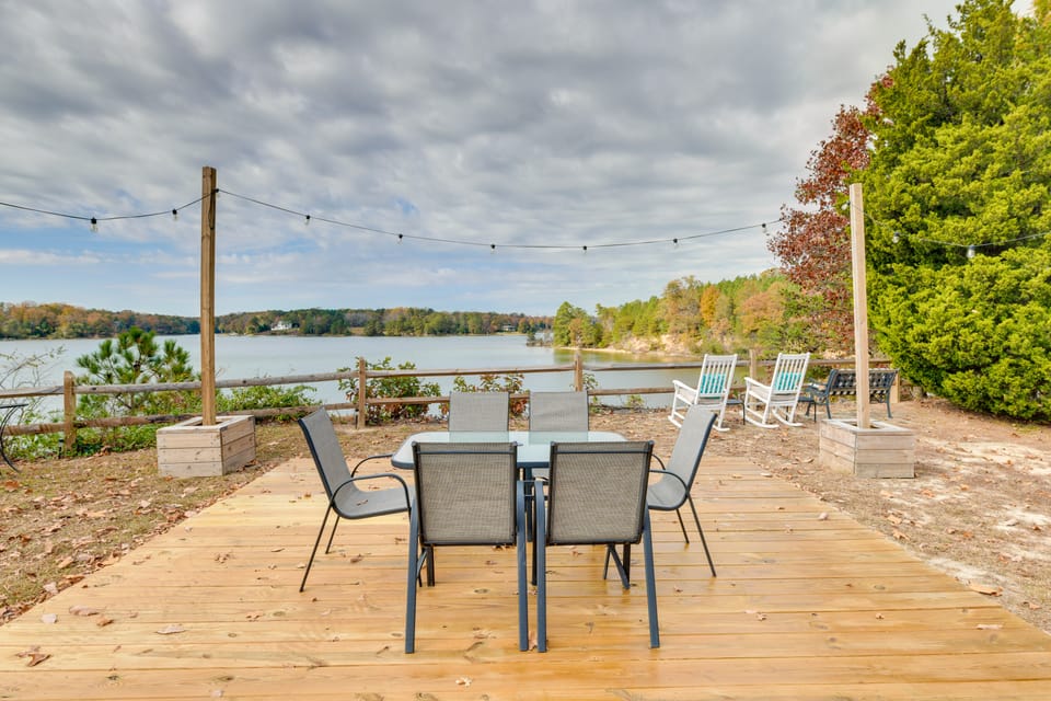 Waterfront Home w/ Dock in Chesapeake Bay Area! House in Virginia