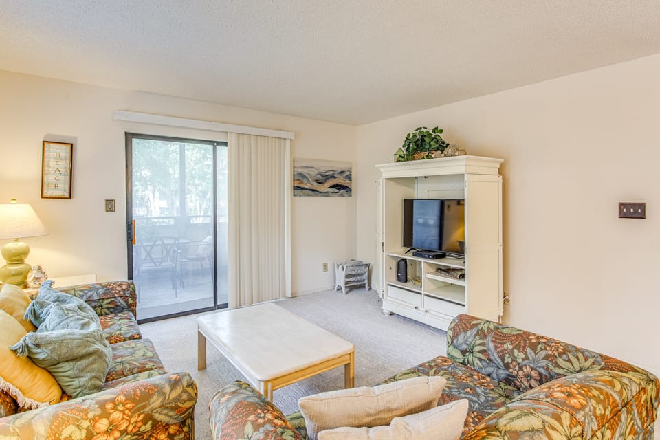 Walk to Myrtle Beach: Condo w/ Resort Perks Apartment in South Carolina