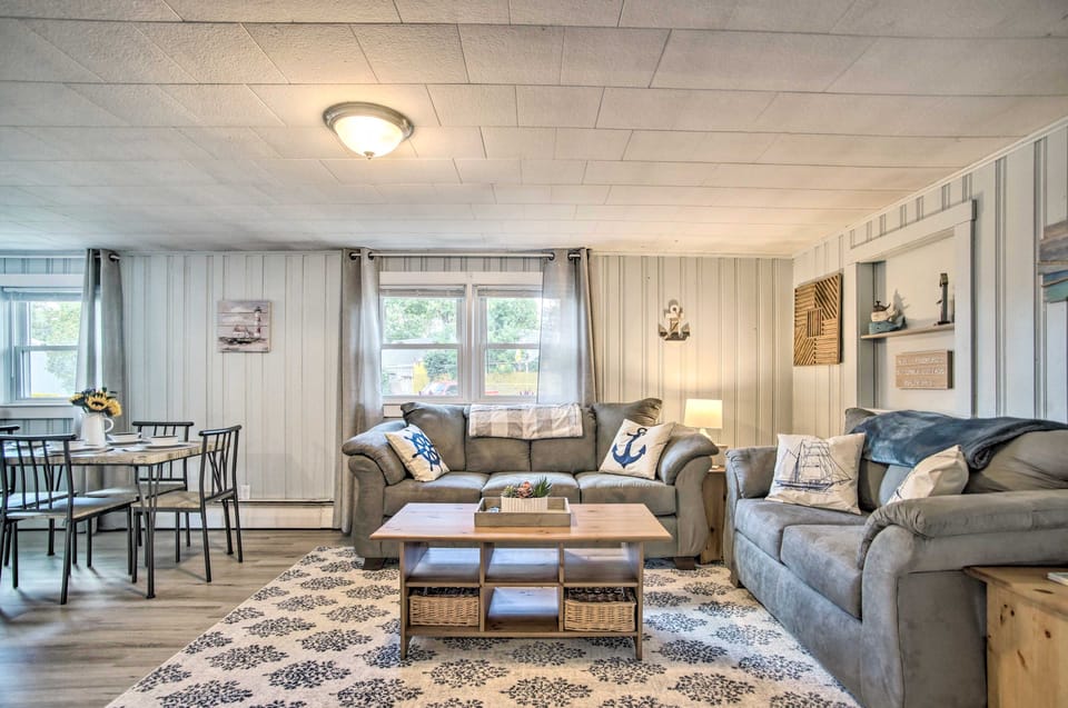 Coastal Comfort Near the Bay! 'Buttermilk Cottage' House in Buzzards Bay