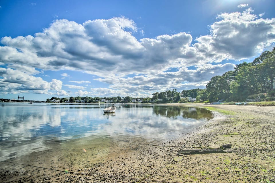 Coastal Comfort Near the Bay! 'Buttermilk Cottage' House in Buzzards Bay