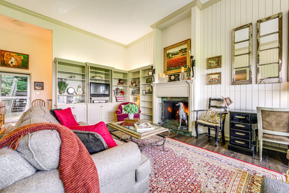 Breathtaking Highlands Condo w/ Mountain View Apartment in Highlands