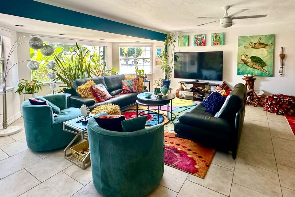 1 Mi to Dtwn: Sun-Soaked Cape Coral Getaway! House in Cape Coral