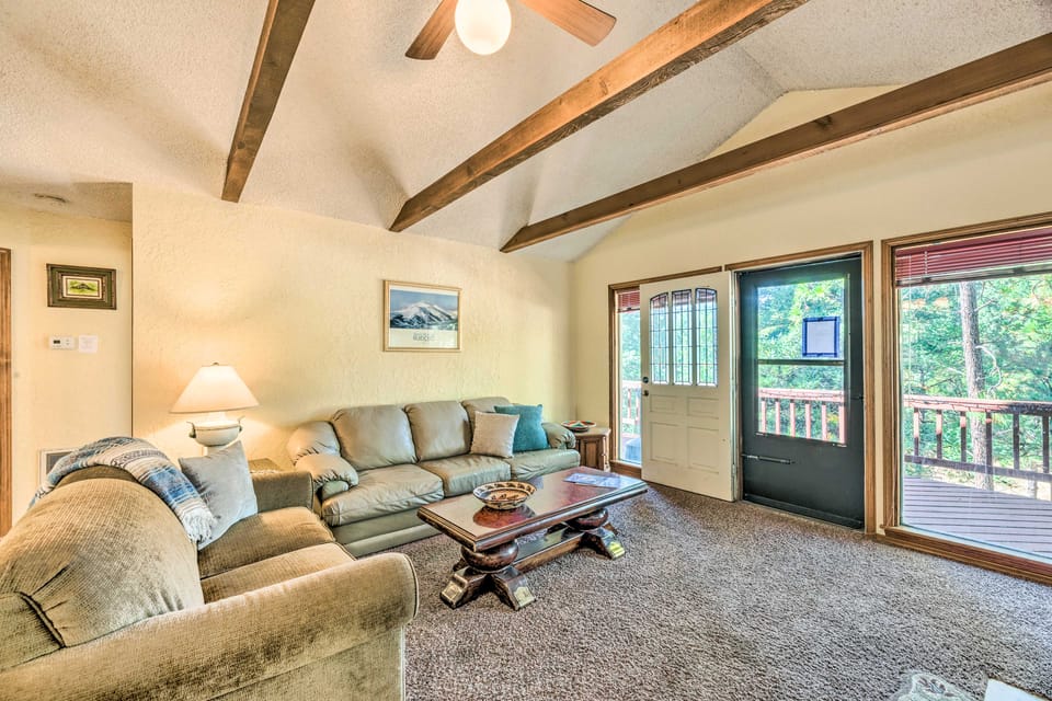 Quiet Ruidoso Getaway ~ 18 Mi to Ski Apache! House in Ruidoso