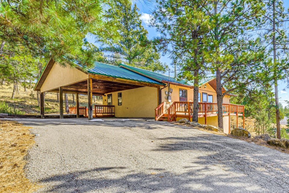 Quiet Ruidoso Getaway ~ 18 Mi to Ski Apache! House in Ruidoso