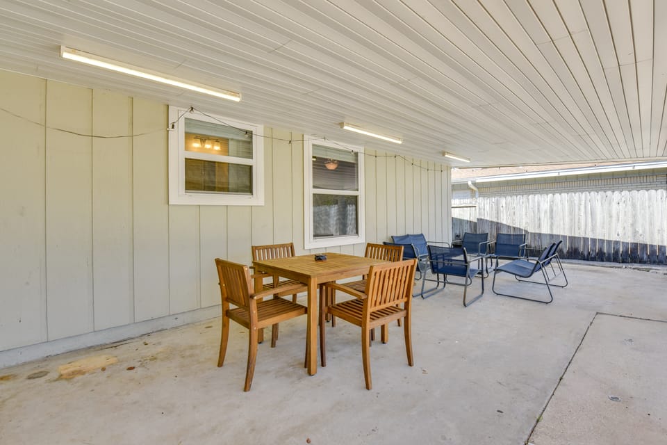 Spacious Fort Walton Beach Home ~ 2 Mi to Beach! House in Fort Walton Beach