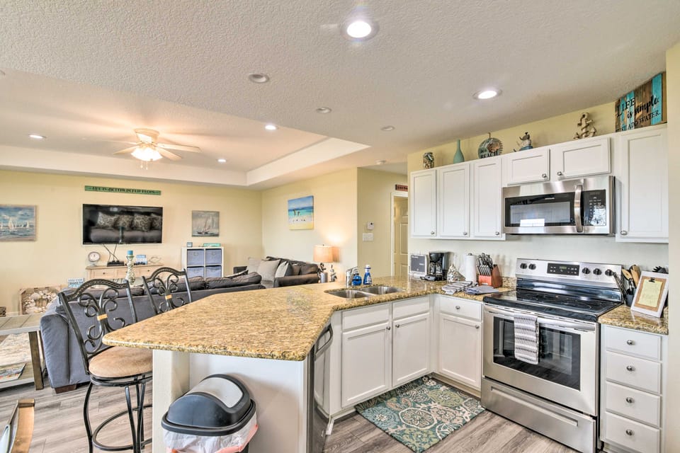 Private Beach Access: Coastal Freeport Home! House in Alvin