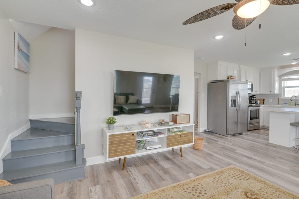Walk to Water: Family-Friendly Surfside Beach Home House in Surfside Beach