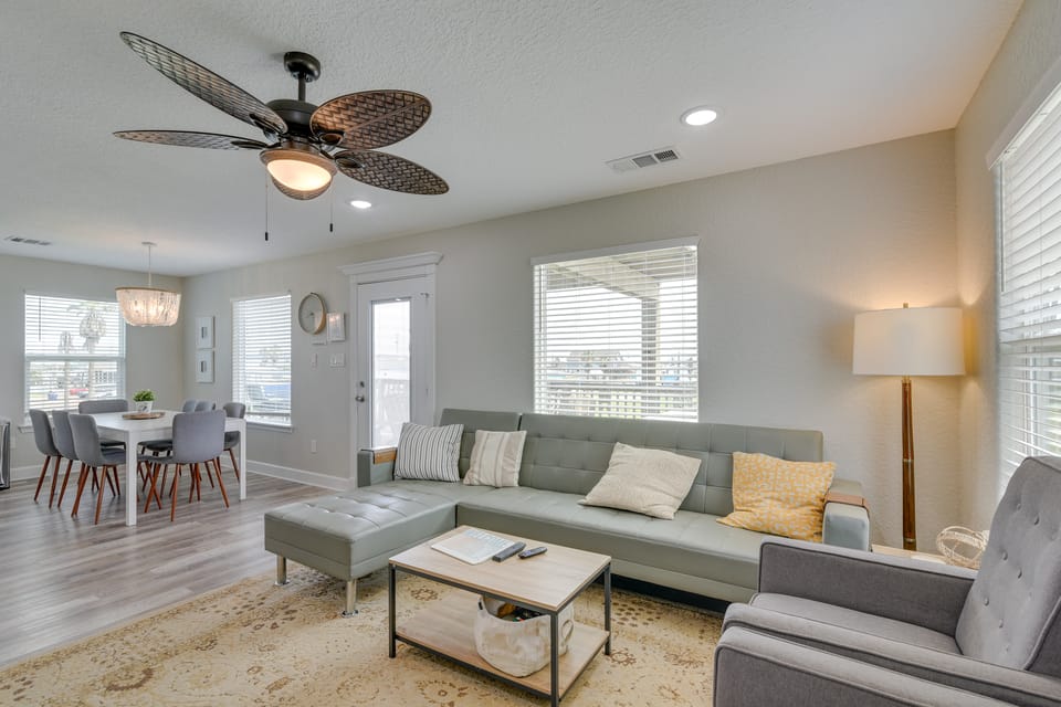 Walk to Water: Family-Friendly Surfside Beach Home House in Surfside Beach
