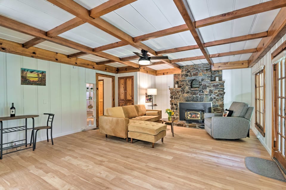 Wine Country Escape w/ Hot Tub in River Pines! House in River Pines