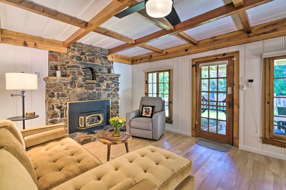 Wine Country Escape w/ Hot Tub in River Pines! House in River Pines