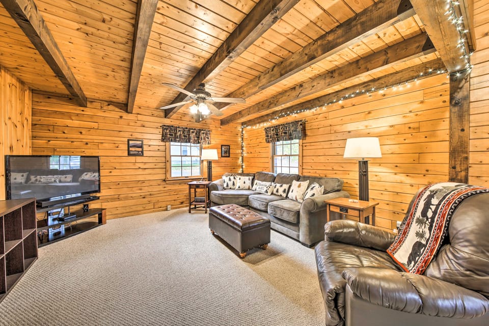 All-Season Sanctuary: Steps to Moosehead Lake House in Greenville Junction
