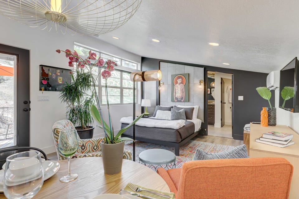 Stylish & Modern Boise Studio w/ Foothills Views! Apartment in Garden City