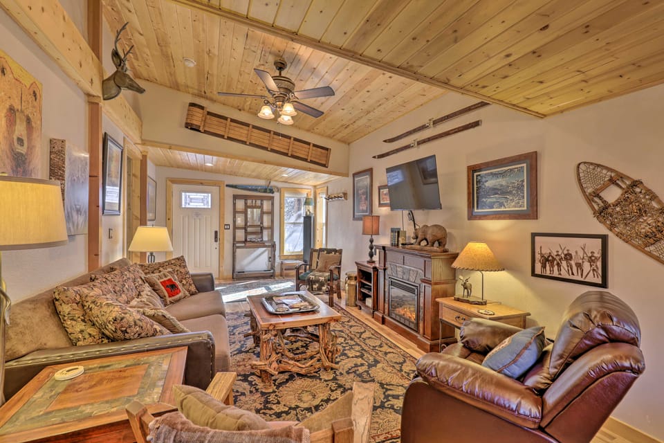 6 Mi to Slopes! Mtn-View Breck Gem w/ Resort Perks House in Summit County