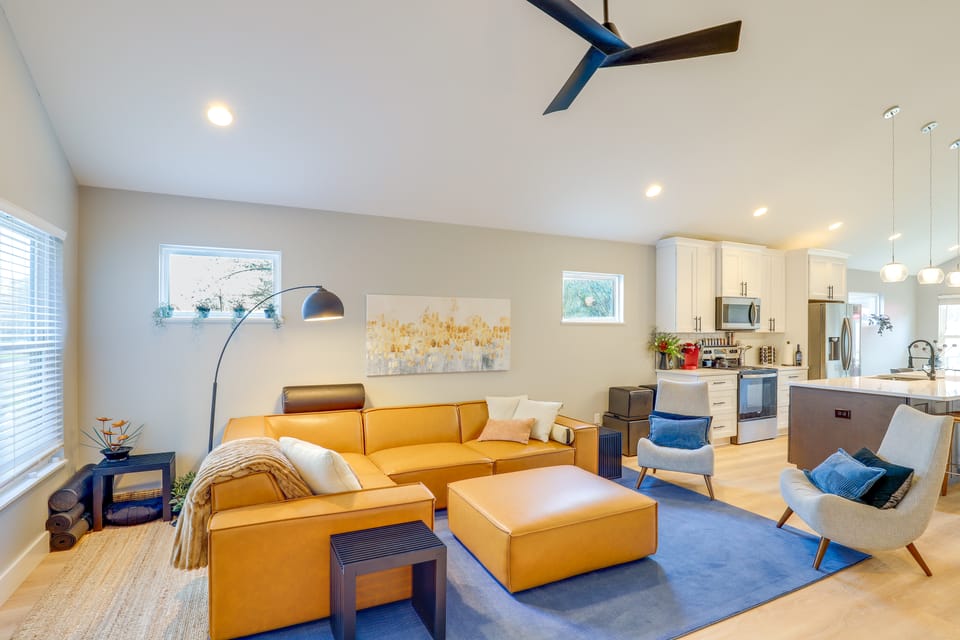 Hot Tub & Fire Pit: Chic Asheville Oasis House in Asheville