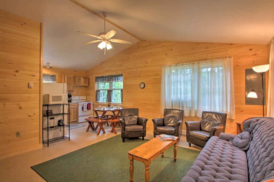 'The Cedars' Cabin w/ Beach Access on Panther Pond House in Casco