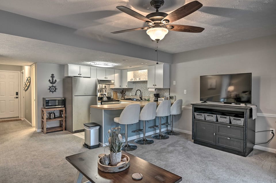 2 Mi to Surfside Beach: Condo w/ Community Pool! Apartment in South Carolina